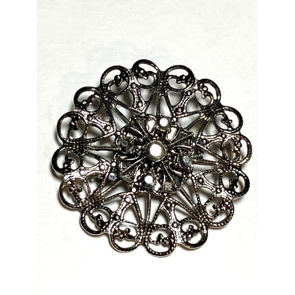 Filigree Brooch 1.7 in Pin Jewelry Silvertone Rhinestones - Picture 1 of 9